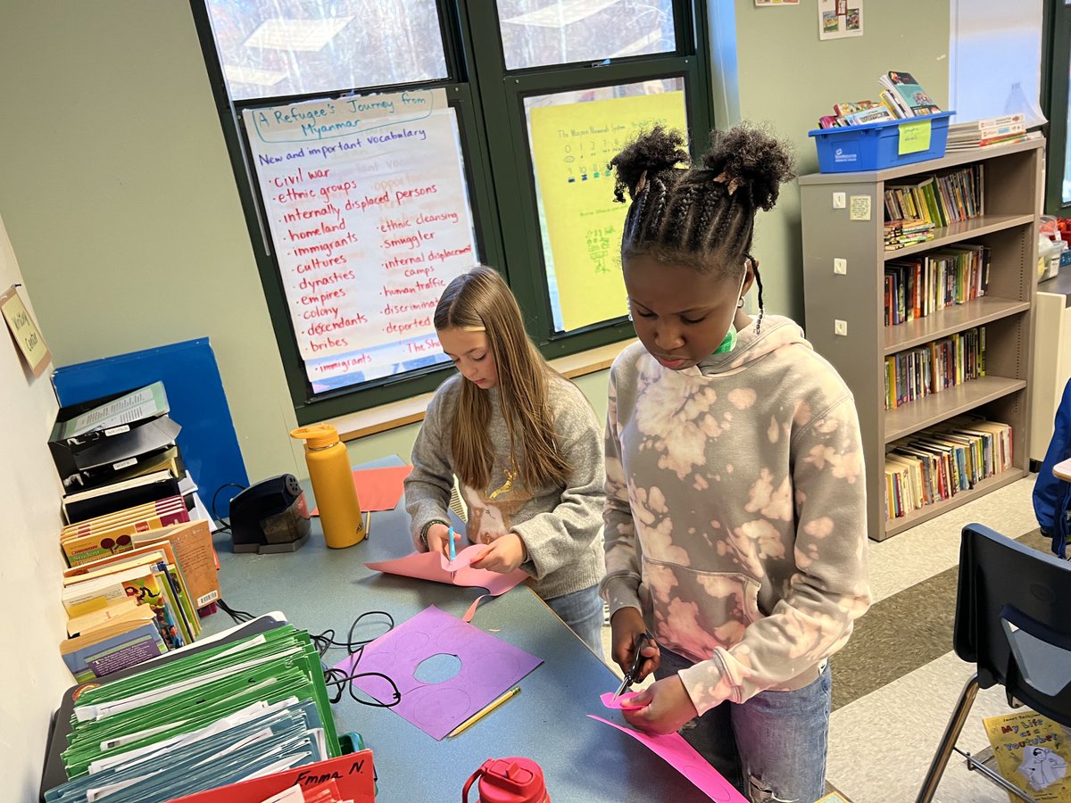 Deck the halls competition