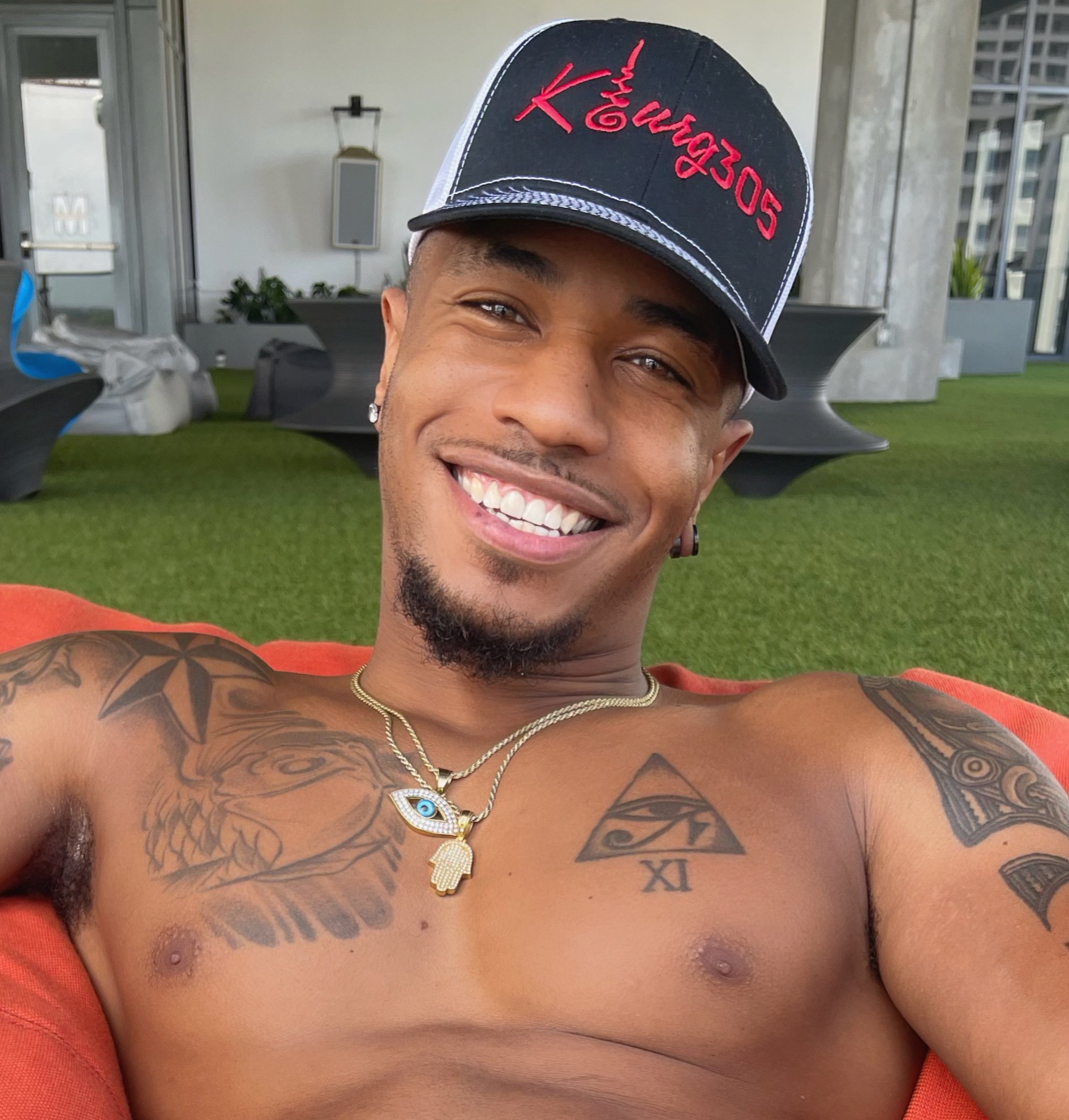 🪬🇸🇽Burgundy🇻🇮🪬 on Twitter: @myteacherafreak t.codjw8i9tTCI 