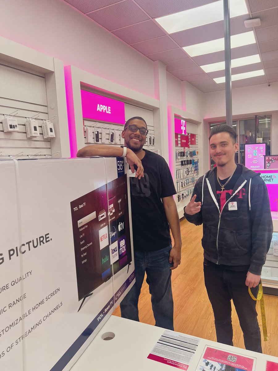 Another contest winner!! Kway winning our West Region PB3 contest, over 300% between 4 days! Mills Mall sitting top 20% on ULB so far! 🏆🏆 <a href="/TCCMobile/">TCC Wireless</a> <a href="/BrettKennedyTCC/">Brett Kennedy</a> <a href="/jszostek/">Jeff Szostek</a> @MagentaAshley