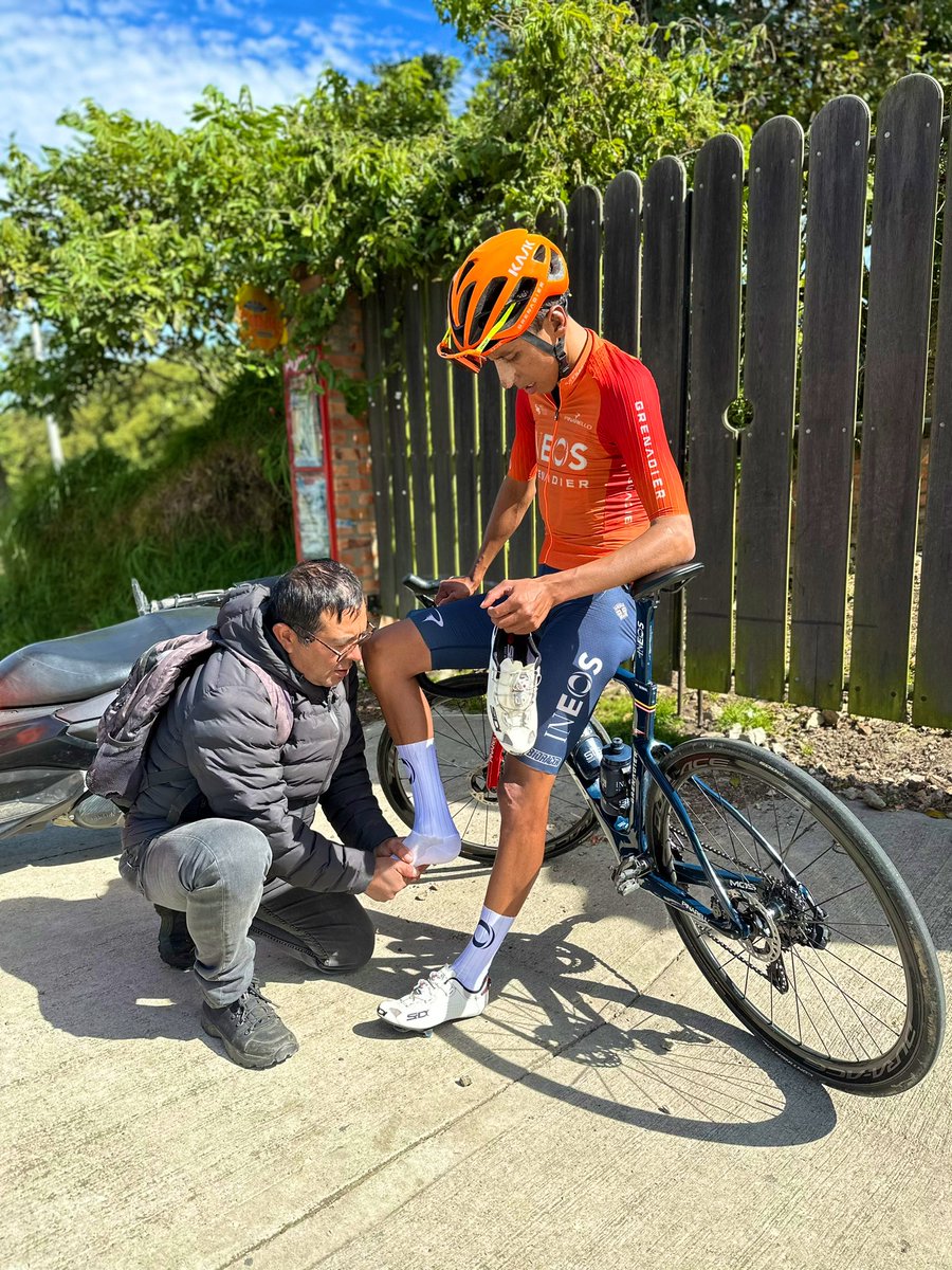 Eganbernal's tweet photo. Team Work 😍 https://t.co/P6pct3VAjk