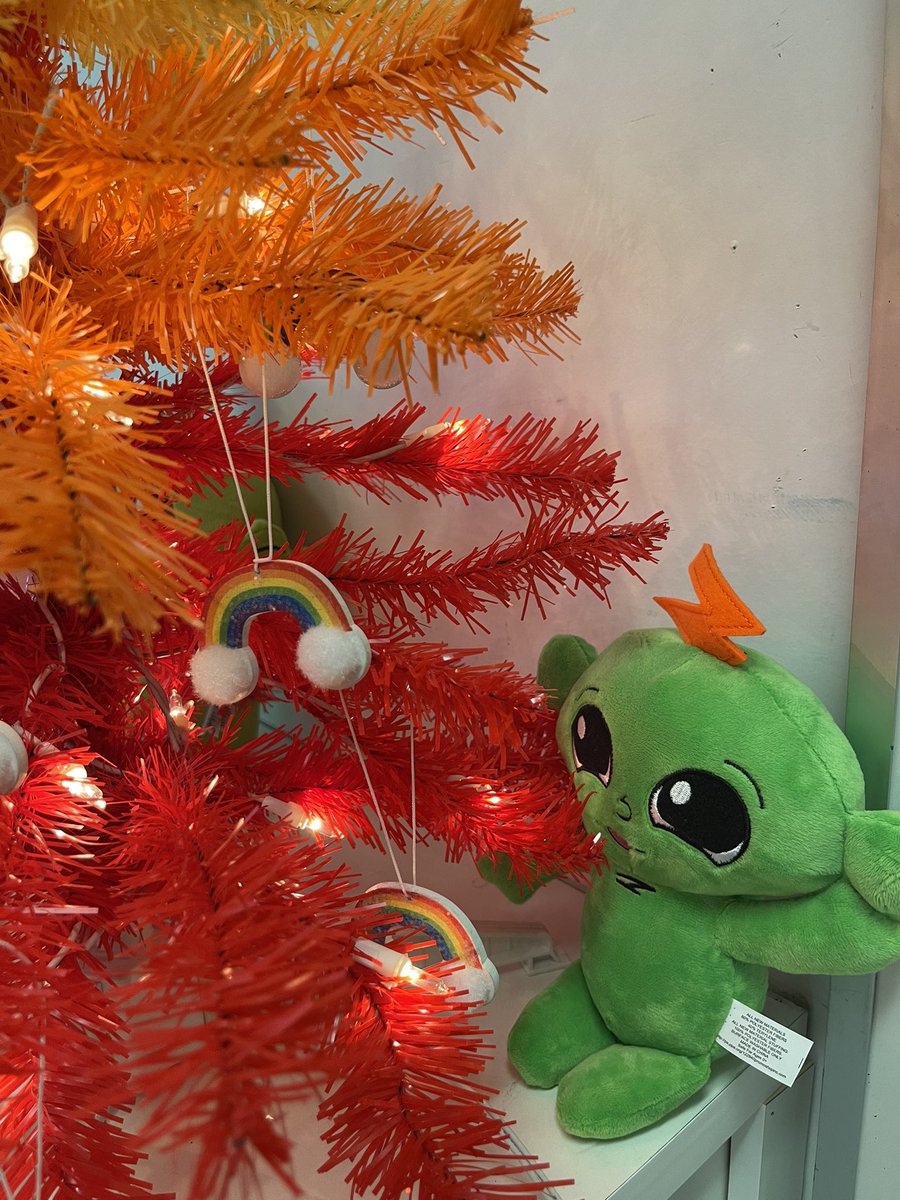 kaya2915's tweet photo. Decorated my favorite tree yet for my office to shine brightly ALL YEAR LONG 🏳️🌈🌈✨🧡 @MHFirstAidUSA #ALGEE 🐨& #Zee from @harmony_sel 💚#YMHFA #BeTheDifference #SLL #SkillsForLearningAndLife #RainbowConnection #Ally https://t.co/sA9OoroGgx