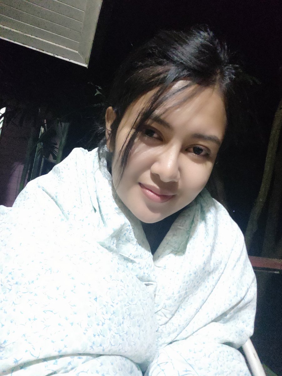 ChannelJanthima's tweet photo. หนาวแล้วนะ ลมช่วยพัดใครสักคนเข้ามาทำให้อุ่นใจที 🌻💓 https://t.co/UgVYaaQIxa