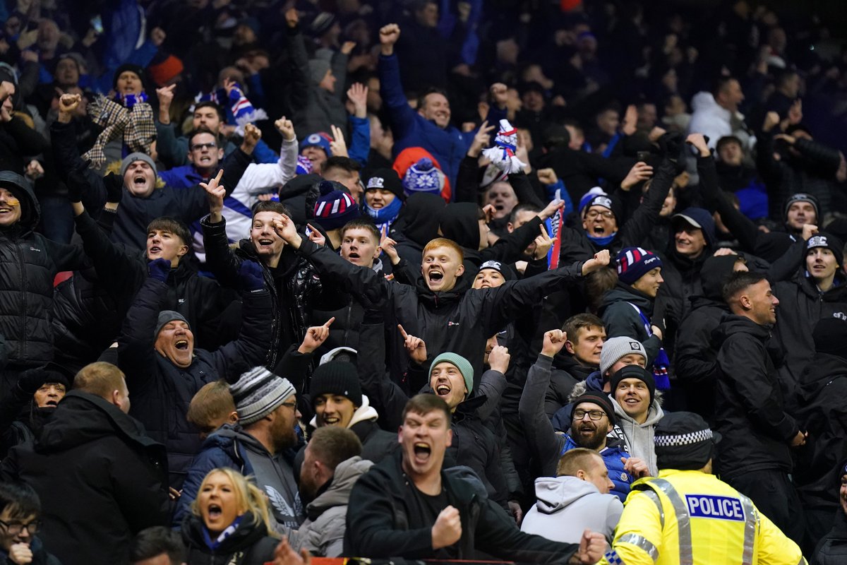 RangersReview55's tweet photo. "𝗦𝒄𝒆𝒏𝒆𝒔" 🔴⚪️🔵 https://t.co/RkkoLx0tYG