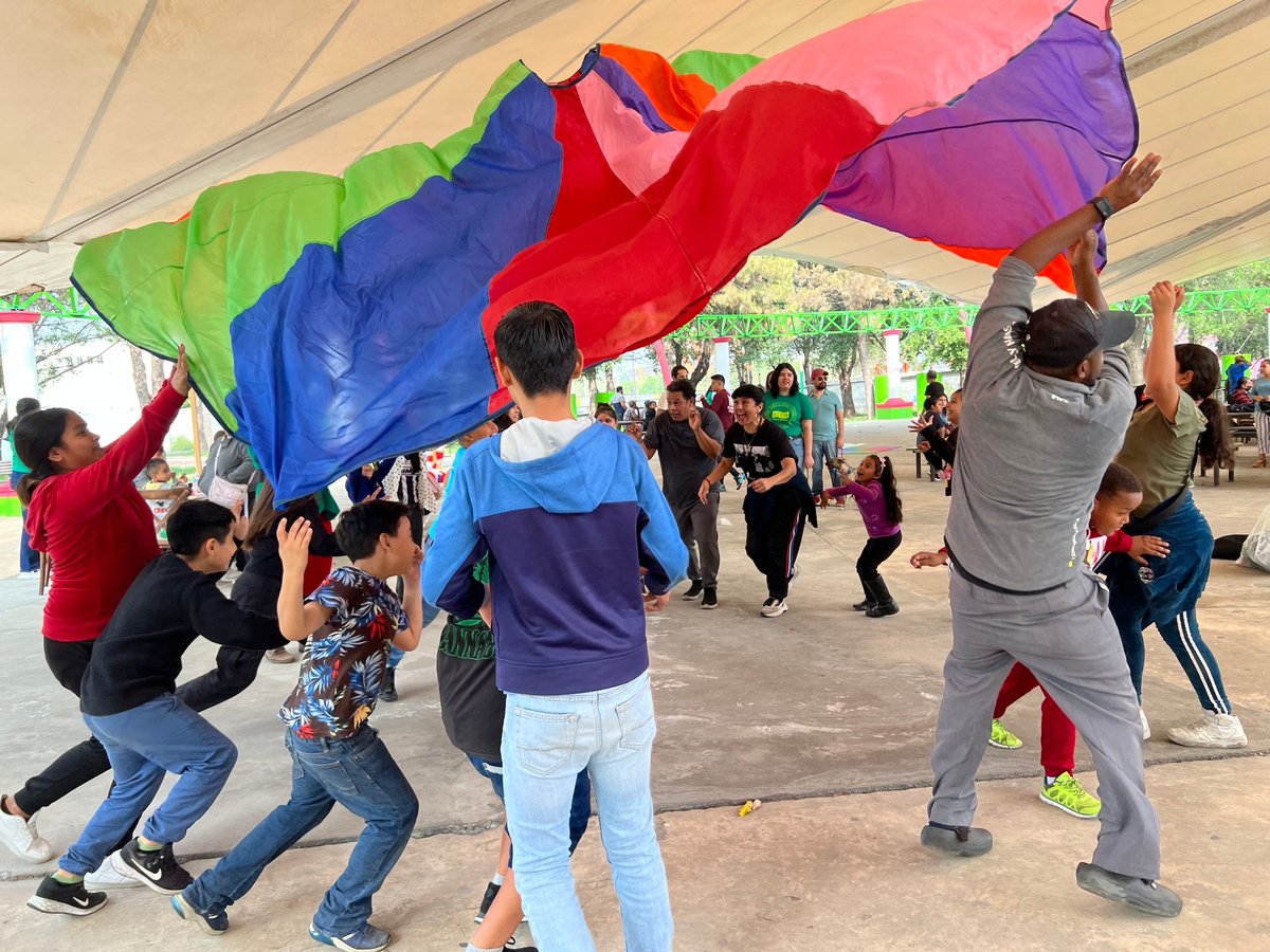 AcnurMexico's tweet photo. Entre magia y sonrisas  más de 120 personas refugiadas, solicitantes de asilo y de la comunidad local celebraron la Posada Intercultural.
Con el apoyo de @viaeducacion, personas de 8 diferentes nacionalidades disfrutaron de una linda convivencia. https://t.co/LFEvMG1GwH