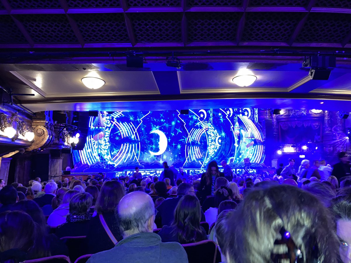 NeilQuigley's tweet image. Christmas has now begun! Brilliant night seeing the panto @LondonPalladium amazing as ever cast sensational @JulianClary @garywilmotactor @NigelHaversUK   @alexandramusic @paulzerdin @Dawn_French #nothingmissing