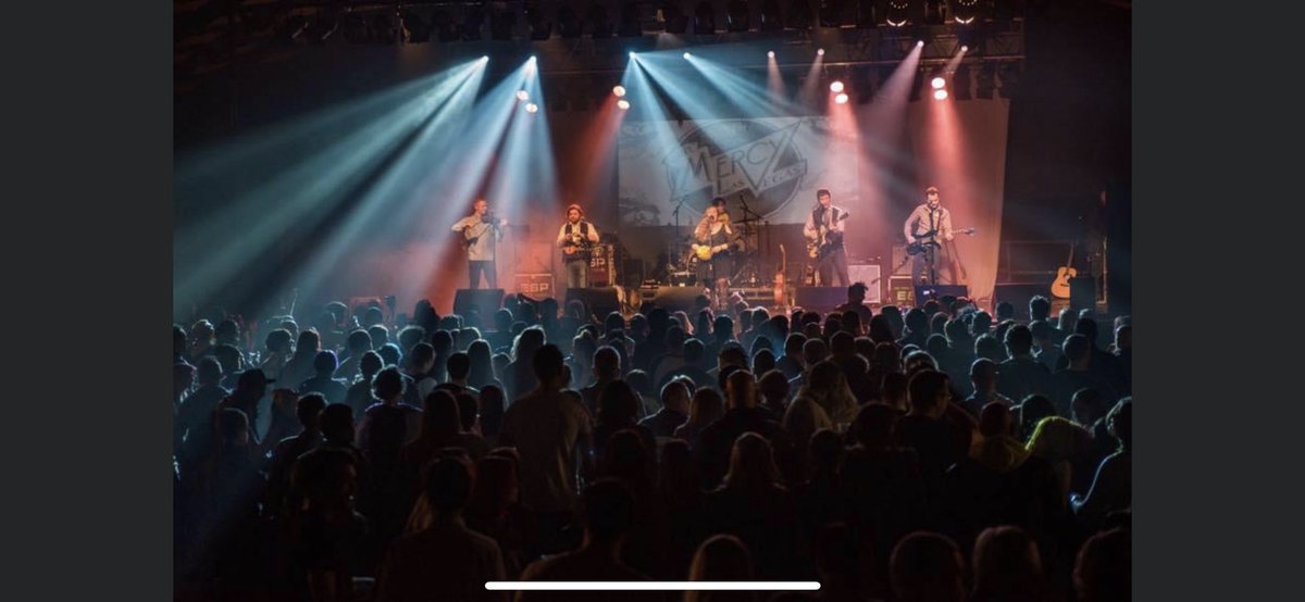 hmlvuk's tweet photo. @CatrinaRose__ @TheBarrowlands ✋ absolute dream come true stuff! https://t.co/CdUvXuQAYX