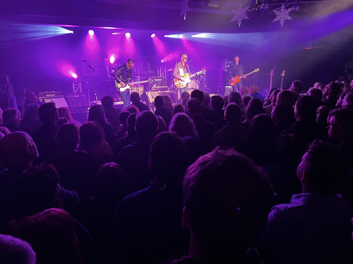 Thanks ⁦<a href="/RichardHawley/">richardhawley</a>⁩ for another great night ⁦⁦<a href="/Leadmill/">The Leadmill</a>⁩ finishing off with Heart of Oak.  Shall we rock some more? Still my favourite Owl 🤣 utb