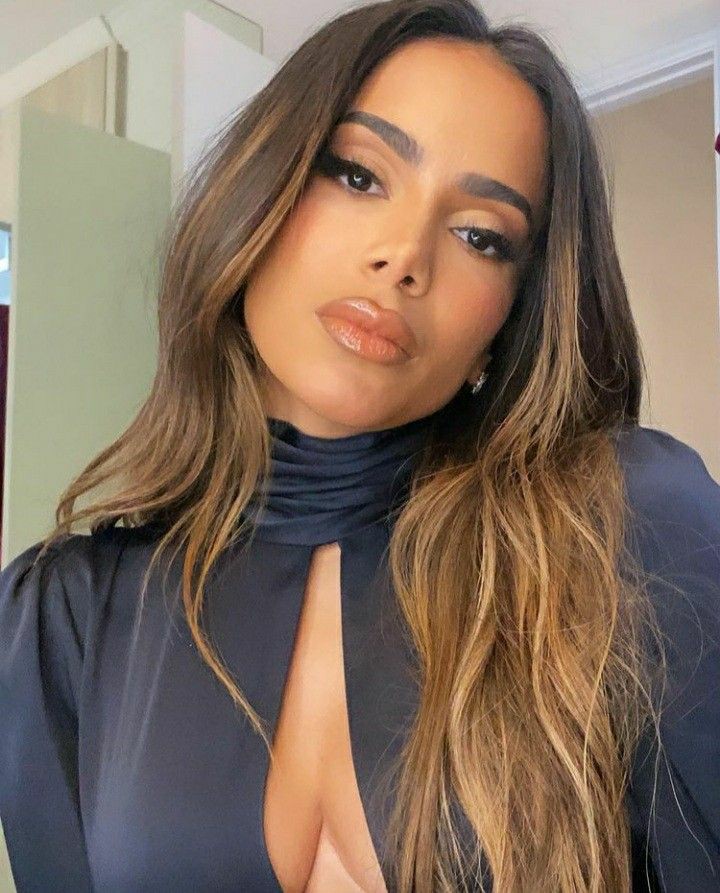 gincanaidris's tweet photo. ✨ RESPOSTA CORRETA: Anitta

+10 pontos para a THUNDER 💜 https://t.co/tJHchagcDa