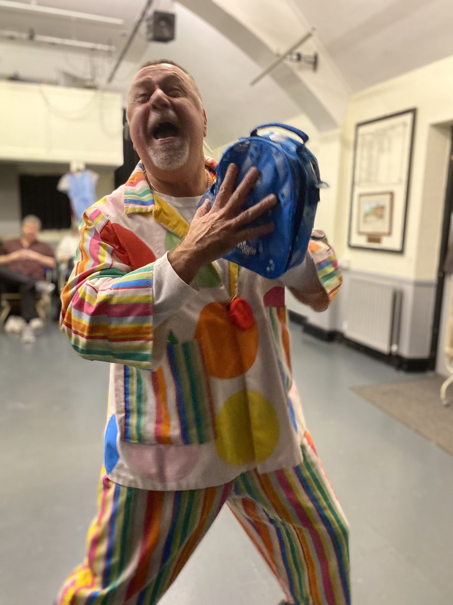 BHTheatreClub's tweet photo. Oooh 😮 the panto pictures are going to be filling your stockings for Christmas this year!
#BHT #JATB https://t.co/G9cwAzwluu