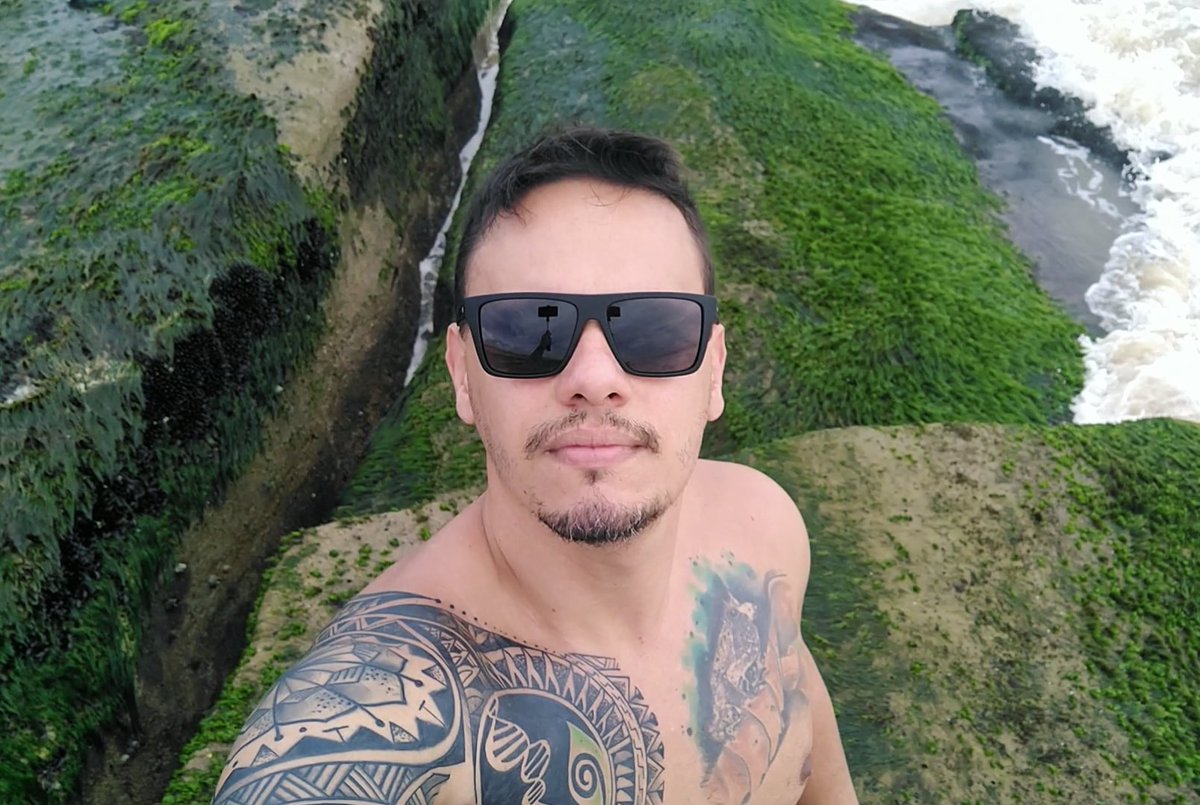 mansurmartinell's tweet photo. Cada qual sabe amar a seu modo; o modo, pouco importa; o essencial é que saiba amar. (Machado de Assis)
#pontaldoipiranga #urussuquara #praia #capixabando #boy #man #feliz #saomateus #gato #instagay #gayrj #pride #orgulho #lgbtq #tatuado #love #o #brasil #pvc #barbudo #bruto https://t.co/MTffW239DL