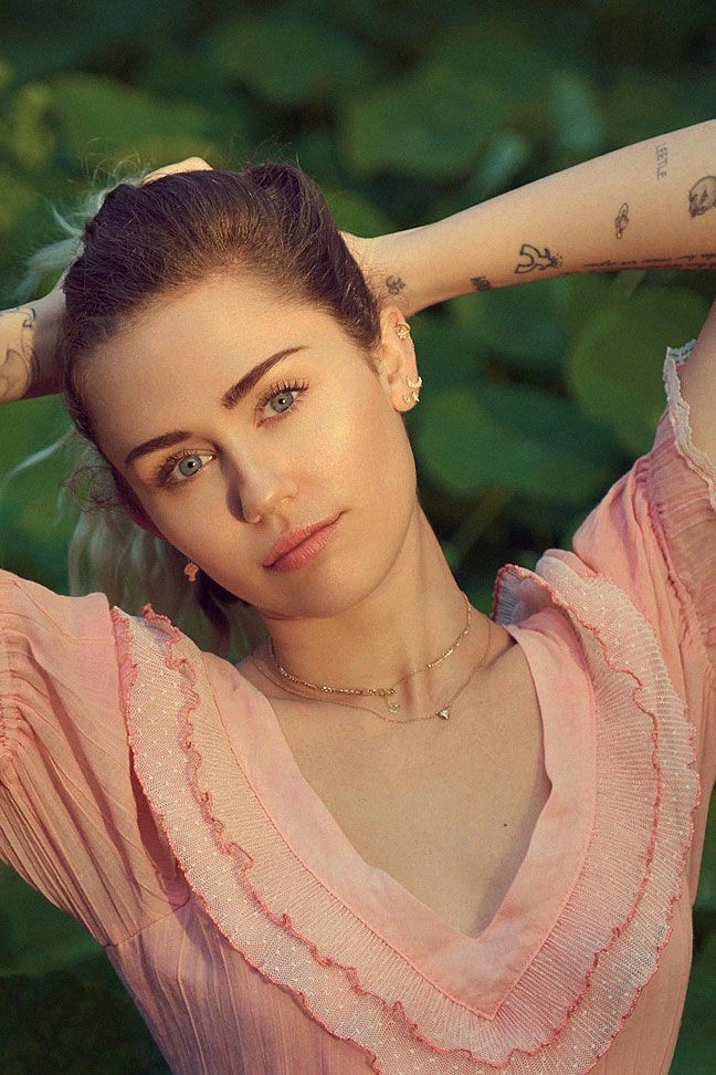 gincanaidris's tweet photo. ✨ RESPOSTA CORRETA: Miley Cyrus

+10 pontos para a THUNDER 💜 https://t.co/8JNq4LmZpd