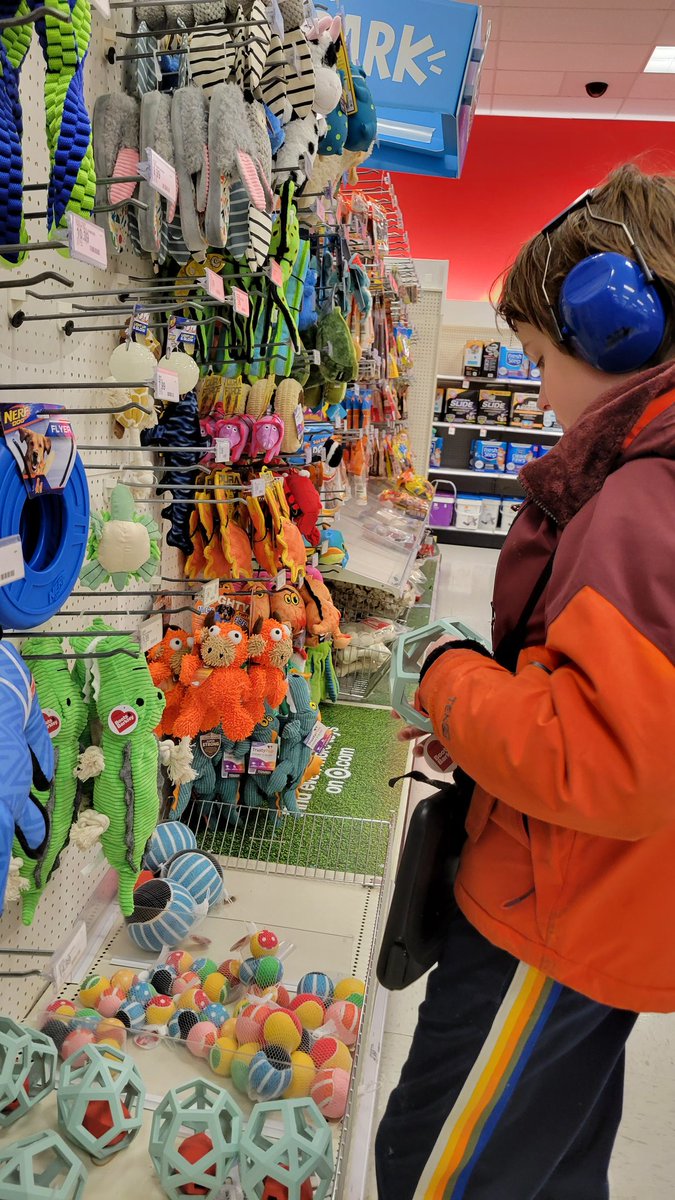 MrsHawkinsHES's tweet photo. Last week, our students took their holiday shopping lists to Target to shop for their loved ones. Everyone did a fantastic job, and made their selections of gifts! They may have also picked out a snack or two for themselves 🤣 #HappyHillendale #CommunityBasedInstruction https://t.co/t1WVYYdcHq