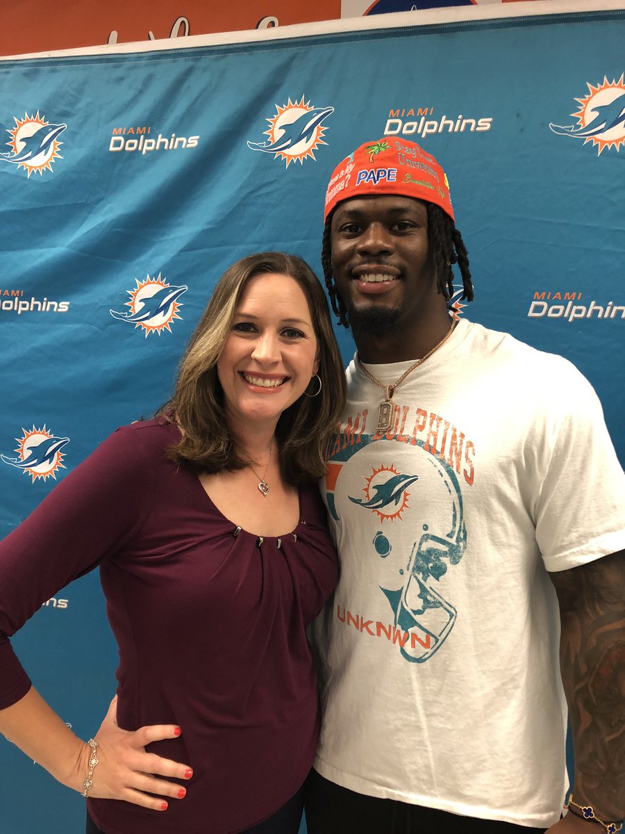 StephSusskind's tweet image. the Lunch Lady Squad of @GatorsWlms and the @MiamiDolphins together! Such a great afternoon. Story on @WPTV. @pbcsd @sdpbc_lindsay @karena731