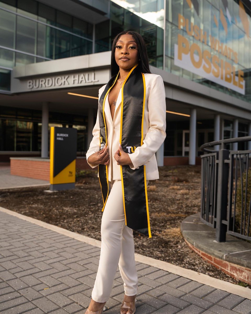 doseofdunni's tweet image. 12.21.22 | B.S. in Exercise Science

#futurept #blackgrad #towsonalumna #exercisescience #towsonuniversity