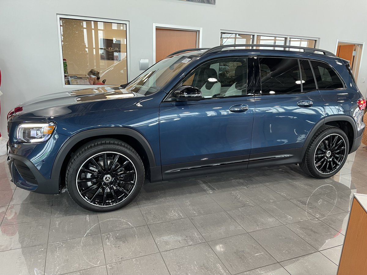 EHicksImports's tweet photo. This 2023 Denim Blue Metallic GLB would make a wonderful Christmas present!! 361-654-8515
#edhickimports,#GLB,#corpuschristi,#christmaspresent,#mercedesbenz https://t.co/XmUf0Waz1b