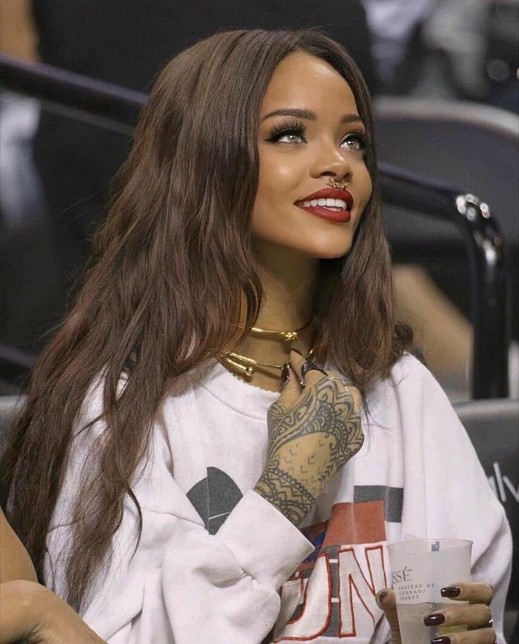 gincanaidris's tweet photo. ✨ RESPOSTA CORRETA: Rihanna

+10 pontos para a THUNDER 💜

Que agilidade! https://t.co/CrJWJChsnN