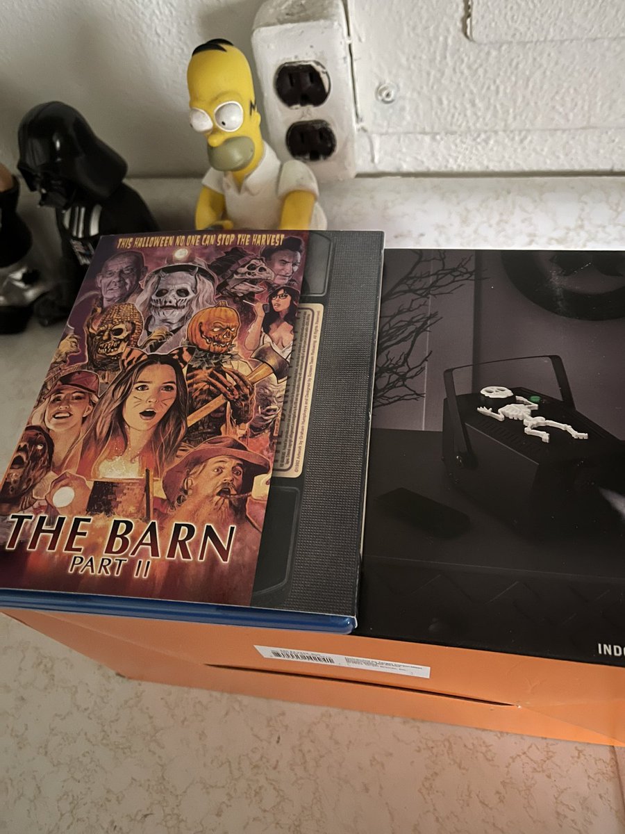 AdamdeStMaurice's tweet photo. SUPPORT YOUR FRIENDS! glad I can call these two a friend and fucking dope ass blu ray cover sleeve #TheBarnPart2 @alonna_lee @kinky_horror @SetDarcyFree
#MutantFam
#HorrorFam
#HorrorCommunity https://t.co/GAxbuHNlbm