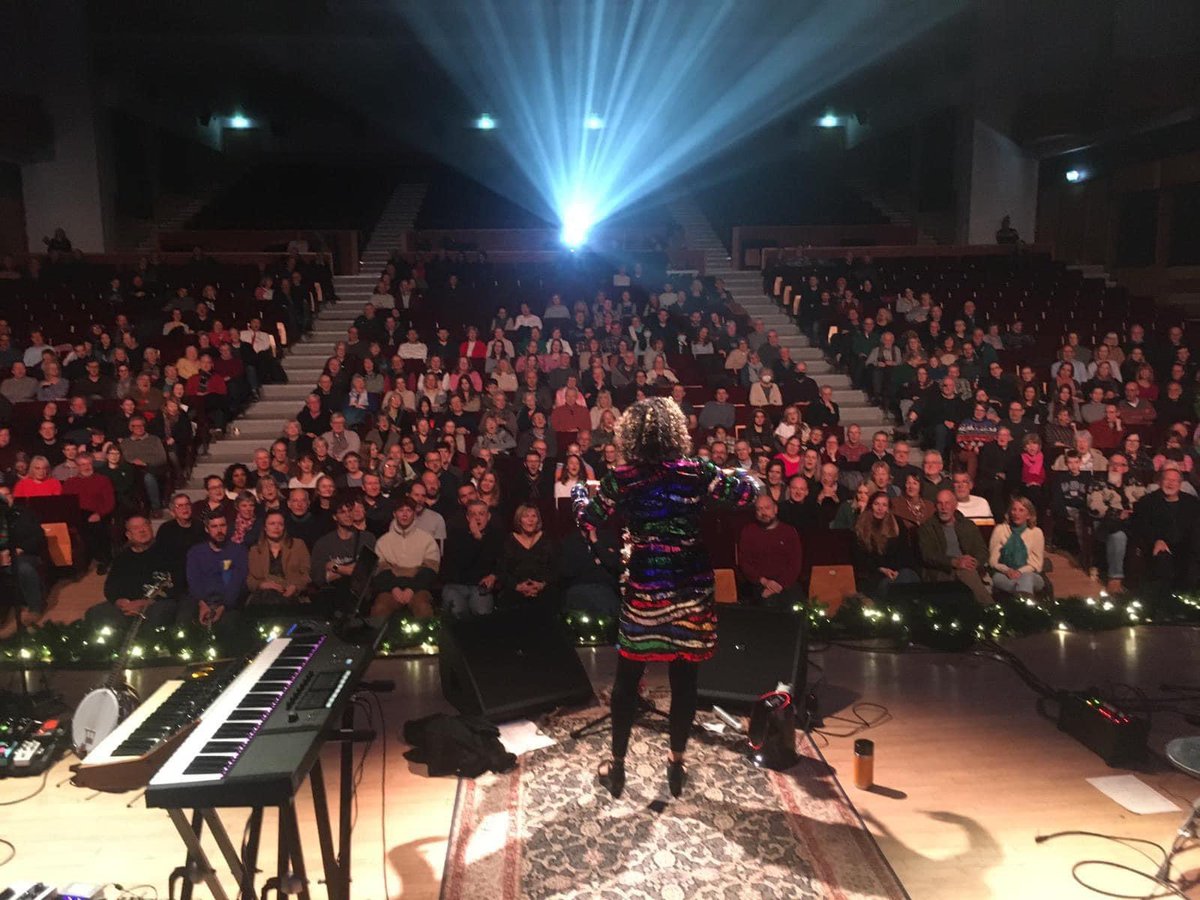 katerusby's tweet photo. πβοΈπ€ What a fab audience you were at @FairfieldHalls, Croydon. We had an awesome gig and everyone was so welcoming. Thankyou one and all and great singing. Happy Christmas beauties π€βοΈπ
#RusbyXmas #christmas2022 #brass #sparkly #Tour #sweetbells https://t.co/cYjKS3vFT2