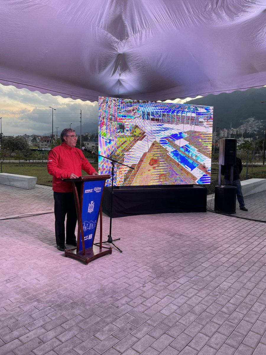 mayorista_quito's tweet photo. Felicitamos intervención @MunicipioQuito a través de @ObrasQuito en sector El Labrador, por la construcción de ‘La Resiliencia’, parque diseñado y construido con mano de obra de la #EMMOP 
Obra liderada por Alcalde @santiguarderas https://t.co/22OMEPvIXb