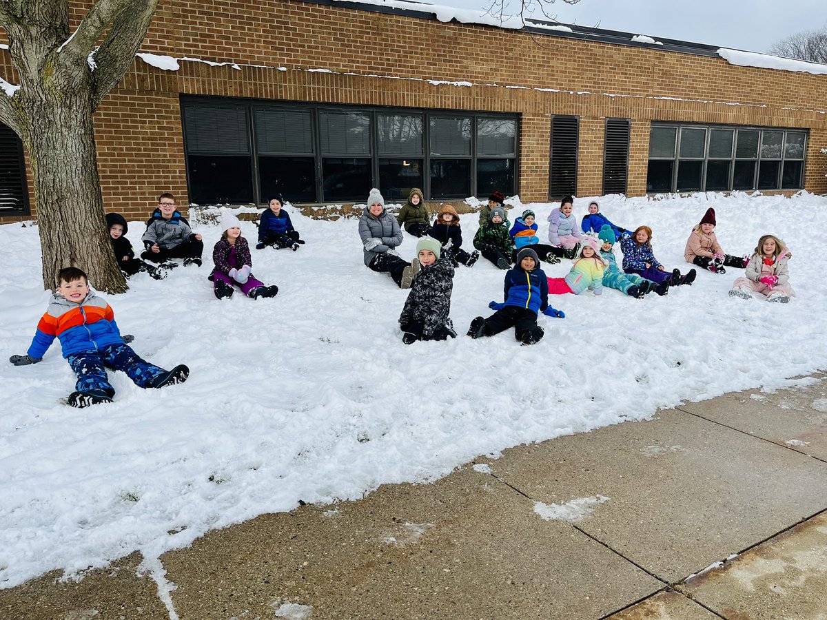 My class is full of angels! (Including me!)  We had a fun last day before break together! <a href="/LakewoodEl/">Lakewood Elementary</a> #GoWO