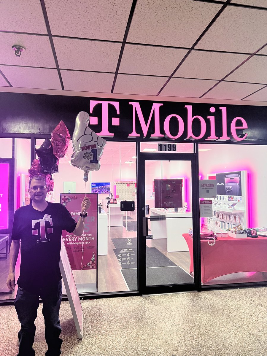Celebrating one year open today at t-mobile in honesdale.  Stop in for some great deals and last minute Christmas ideas!!! <a href="/The_Real_KevPie/">Kevin Pierre</a> <a href="/joegiannone1018/">Joe Giannone</a> <a href="/RoseElenaGodoy/">Rose</a>