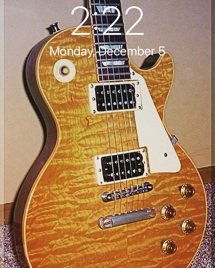 #1111club #111club #guitar #guitarphotography #guitarphotos #guitarphoto #lespaul #lespaulstandard #lespaulworld #gibson #gibsonguitars #gibsonguitar #burst #burstfade #slash #stevehunter #hunterburst #lemonburst #flametop #flametopfriday #quilttop #honeyburst #honeyburstlespaul