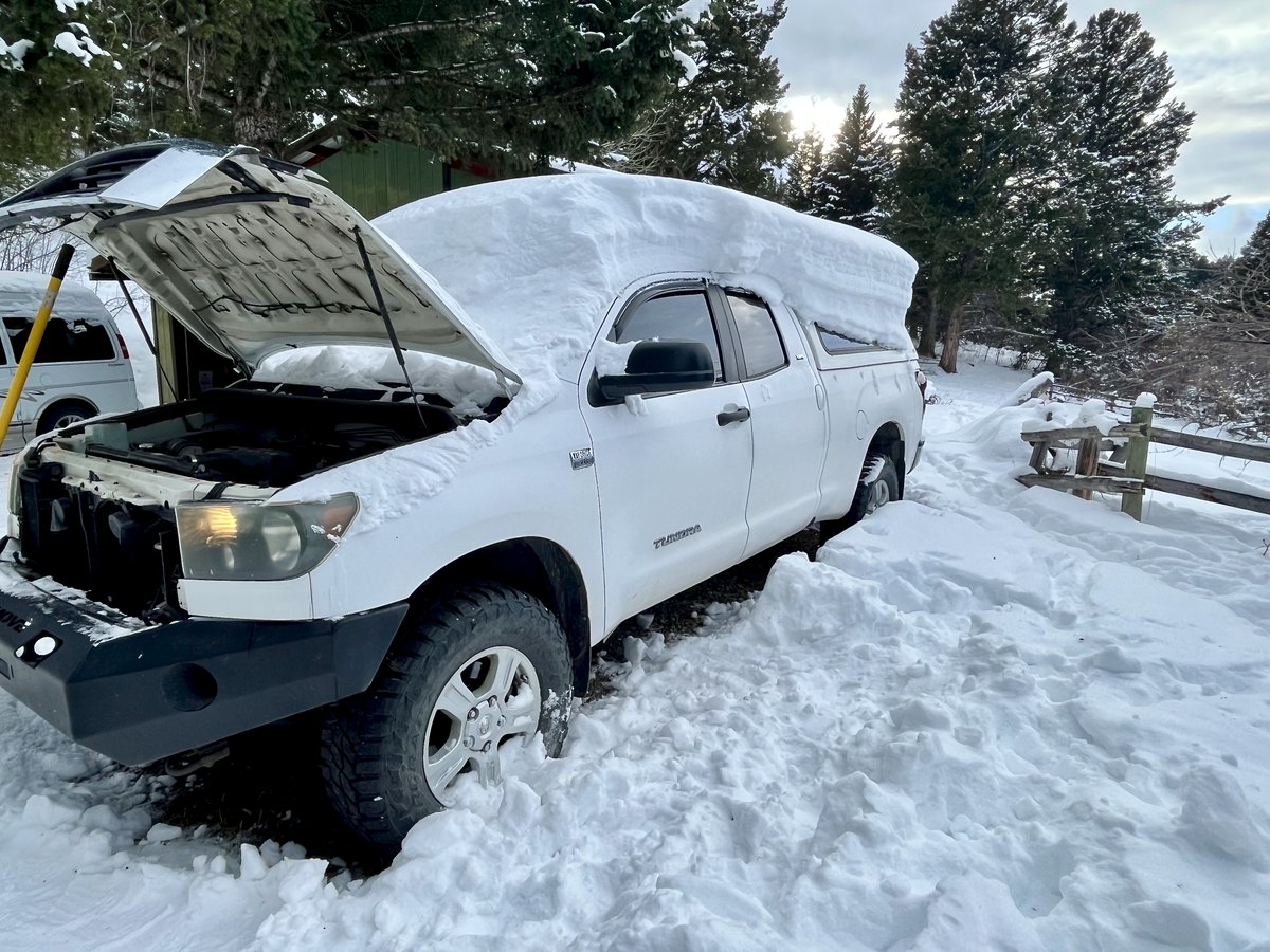 JasonKechely's tweet photo. No swimming in Hyalite today... 😞🥶
#MTWinter #MakeTrucksGo https://t.co/bJYLNlzlGE