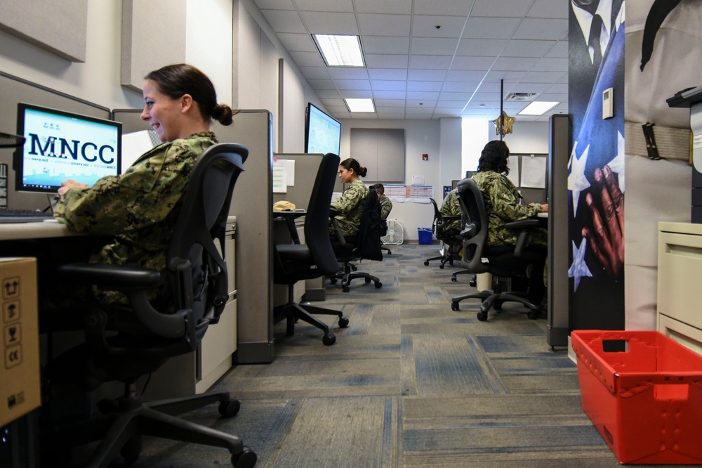 NRD_SanDiego's tweet photo. MyNavy Career Center’s Pro Cell Helps Those Who Help the Fleet
Command Personnel and Pay Administrator's “Genius Bar”
https://t.co/DtWh0ezmS4
#NPC #CPPA #MNCC #ForgedByTheSea @MyNAVYHR #ProToPro @USNavy @USNRecruiter @AmericasNavy #NavyPersonnelCommand #NSAMidSouth #AmericasNavy https://t.co/LUmIHFZQ1z