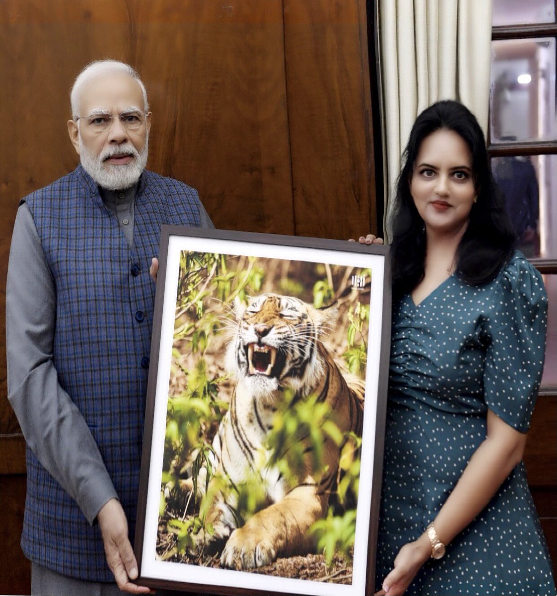 I Had the Privilege to meet Hon'ble Prime Minister Shri <a href="/narendramodi/">Narendra Modi</a> ji, had a discussion on wildlife &amp; forest conservation &amp; gifted him a picture of a Tiger.🇮🇳🐅🙏