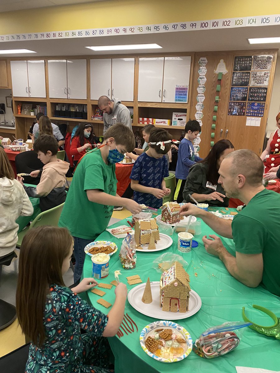 MrsMiner36's tweet photo. I got to spend a few minutes in Mrs. Gall’s (@LynnetteMGall) class watching the kids build gingerbread houses. One student was very excited to show the sleigh he made to place on top 🎅🏻 https://t.co/2MQ3INJztA
