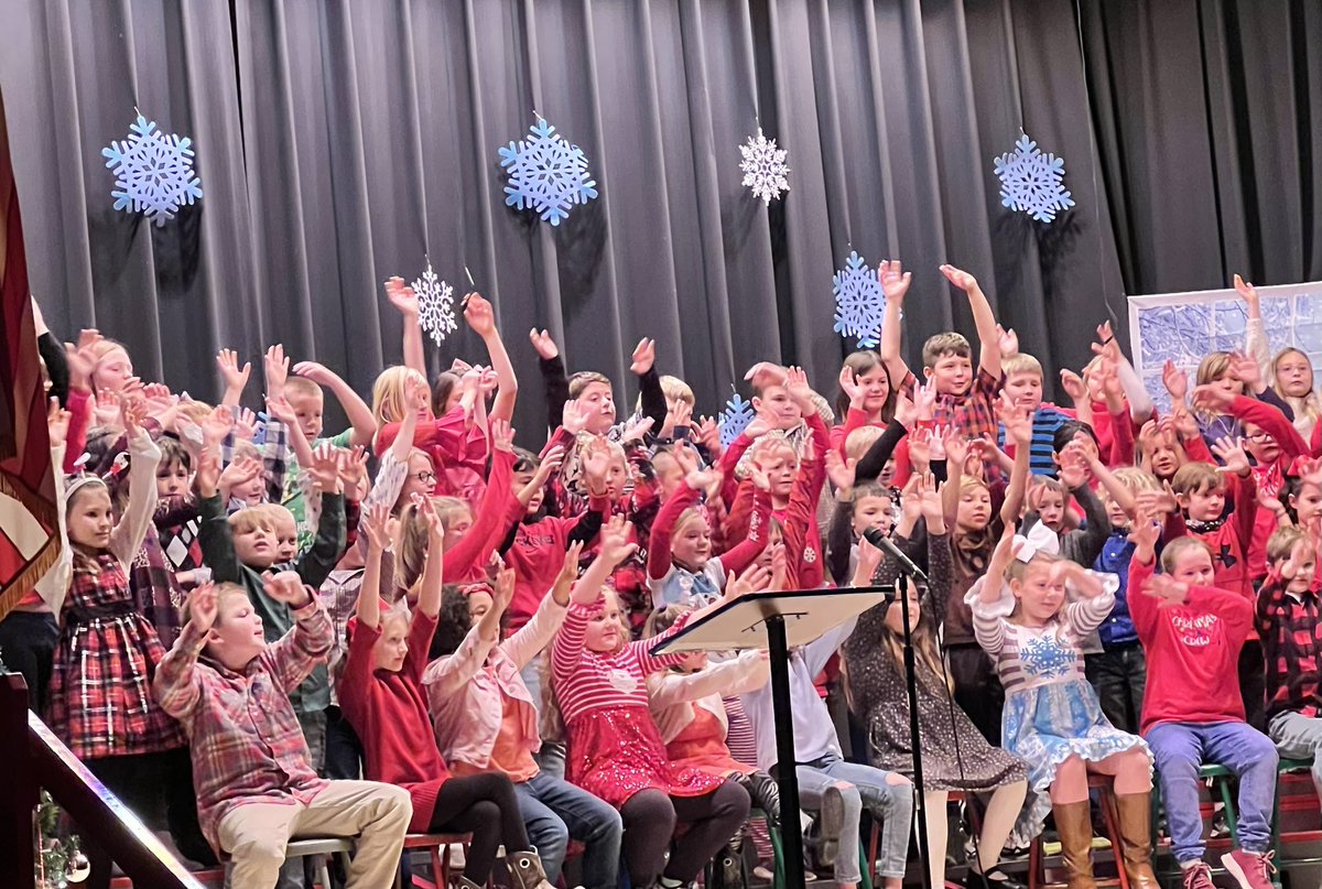 NES 3rd graders and 4th and 5th grade chorus did a great job tonight!  Ms Lucas and 3rd grade teachers did a wonderful job getting the students ready for this!