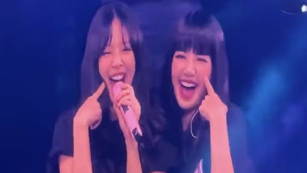 bIackpinkloops's tweet photo. my pretty girls😭 https://t.co/9sSiikHlXU