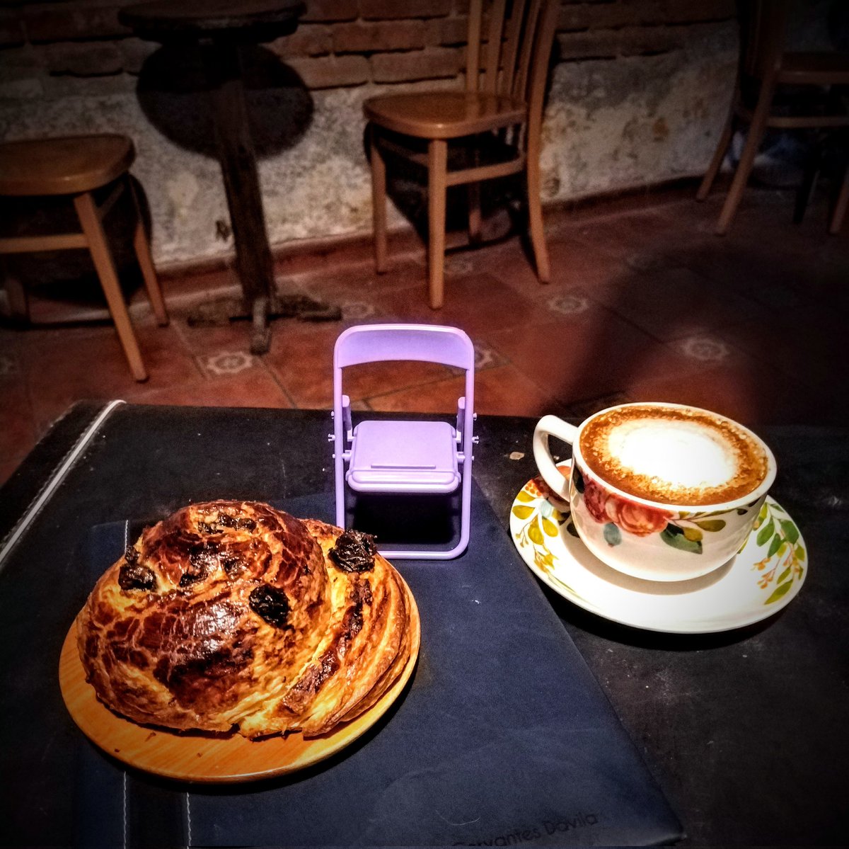 latazzadememo's tweet photo. Pan danés de canela y capuccino para tarde fría... #antojosTazza #maridandocafe #pandanes #capuccino #maridajeperfecto #slplife #slp #ColonialModernaSLP #CP78233 https://t.co/M59tJPWrFo