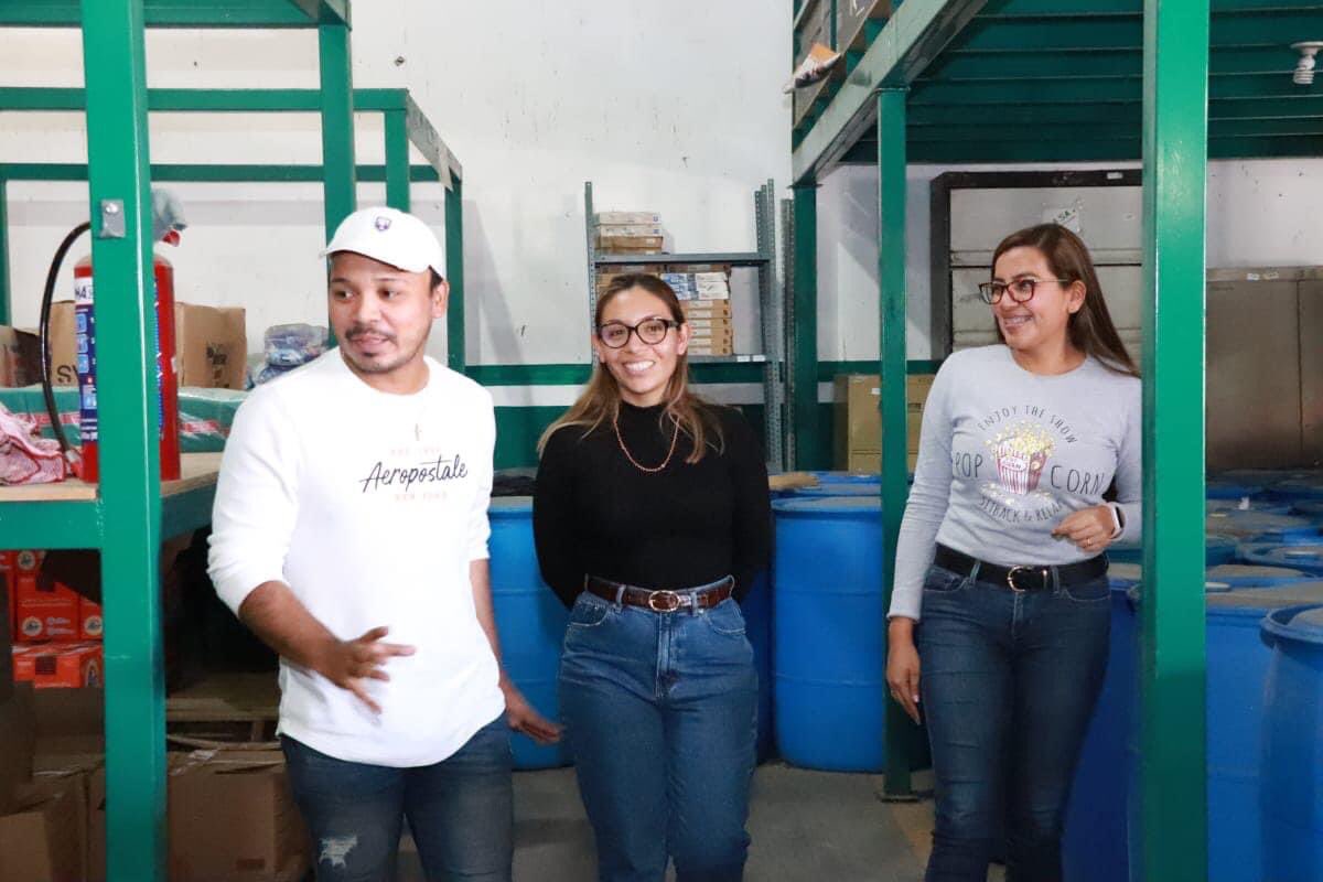 blancaluzmtz's tweet photo. Continuamos con el recorrido por las oficinas administrativas del #CECyTEO, e inicié con un saludo al personal y supervisión del Almacén, Archivo y Activo Fijo, además que arrancamos con el proyecto de sistematización de los procesos que se realizan en estas importantes áreas. https://t.co/Tyw1dmt7vh