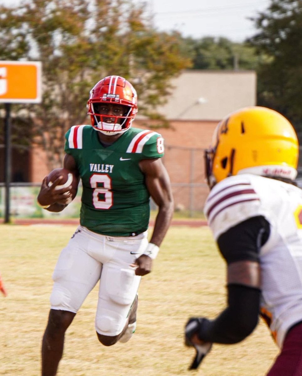 MccouKj's tweet photo. Blessed to Receive an offer from MS Valley State🔴🟢⚪️ @CoachHolmes5 @MSValleyFB  @JuCoFootballACE @JUCOFFrenzy 
#AGTG https://t.co/H8Lqi30fOJ