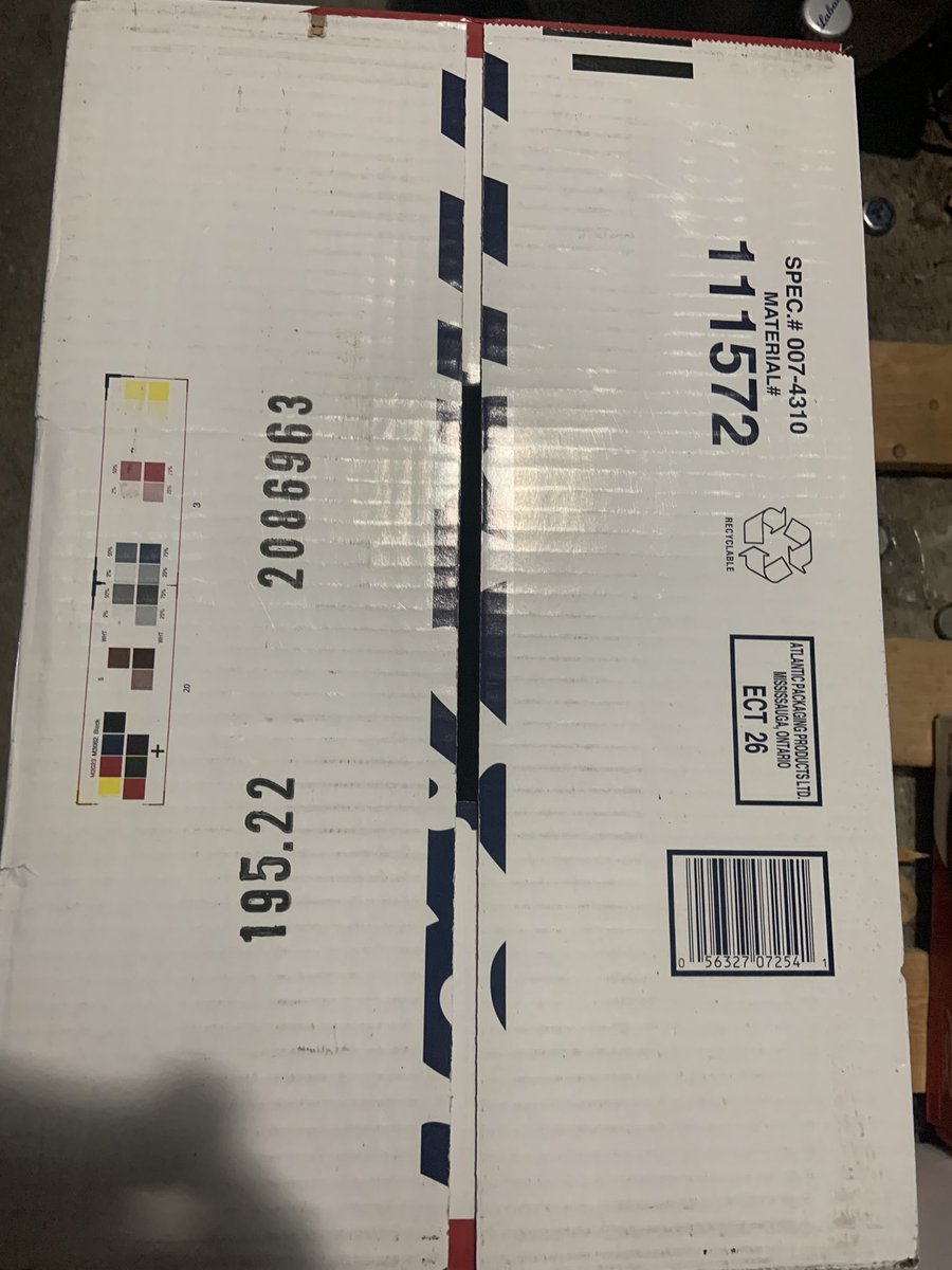 robveninga's tweet photo. @MolsonCoors Quality Control. First time seeing this. https://t.co/eCqvHCiDMj