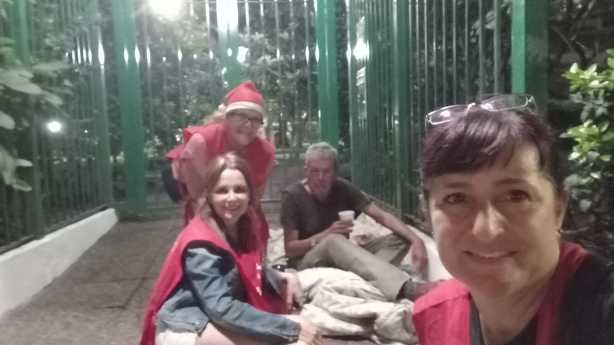 amigosenelcamin's tweet photo. Reco Lunes prenavideño 🌲Comenzamos la semana de comidas estilo navideño para compartir con nuestros #amigosenelcamino porque #Noestansolos y nosotros #Cambiamosindiferenciaporamor
Necesitamos tu ayuda!👇
https://t.co/2c4y69FtNq #PanDulces 👇
https://t.co/gt9wYdLSV2
♥️🇦🇷♥️ https://t.co/jpBXszl50o