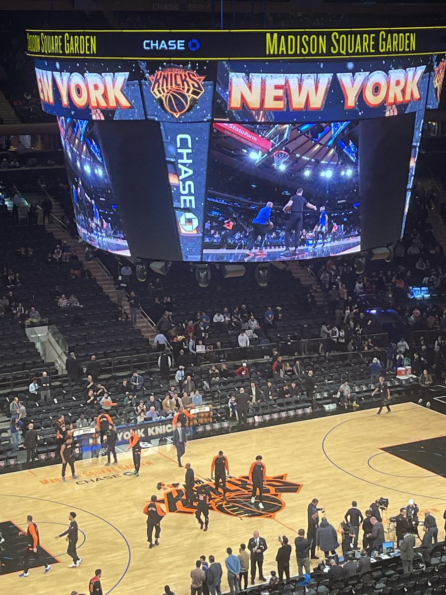 bigmac's tweet image. Very conflicted over who to follow tonight! Nicks v. Warriors. #nykmsg