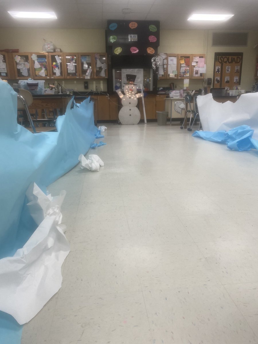 sciwithmrse's tweet photo. Today students had a “snowball fight” to review for their cellular respiration and photosynthesis quiz. Fun was had by all. https://t.co/B2l4C4JN3c