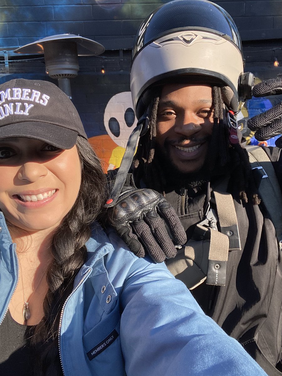 Met up with <a href="/BaronDavis/">Baron Davis</a> at his studio here in LA &amp; had the pleasure of meeting <a href="/Turestrl/">TURESTRL™</a>. He’s been working on a couple of characters since his college days that he’s turning into a comic. Peep one of the characters behind us.👽 Excited to collaborate and pioneer web3 together 🙌