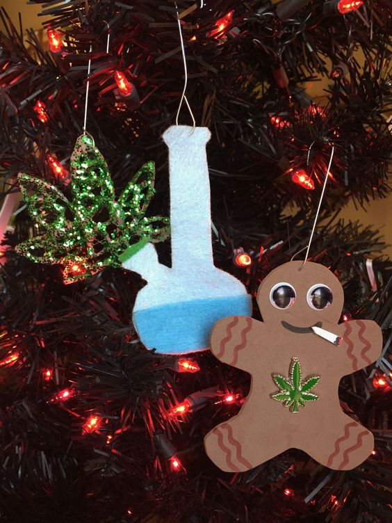 Herbworthy's tweet photo. Perfect addition to the tree.🍃 https://t.co/k0AuC1TrGC