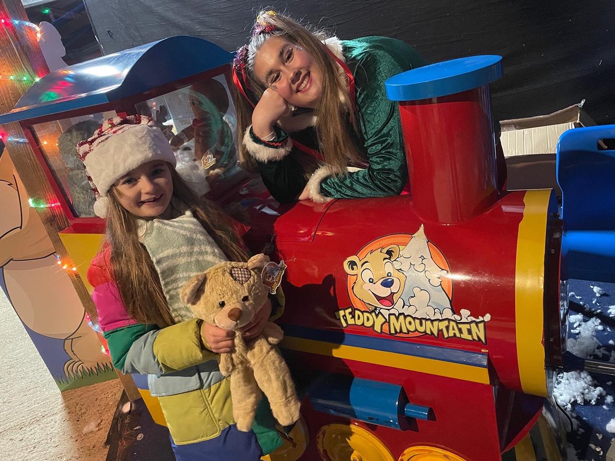 Last day to experience the #BigChristmasAdventure <a href="/TrinityParkUK/">Trinity Park</a> #ipswich bigchristmasadventure.co.uk #Wednesdayvibe #ChristmasInIpswich #Grinch #elves #naughtyornice #grotto #teddybear #train