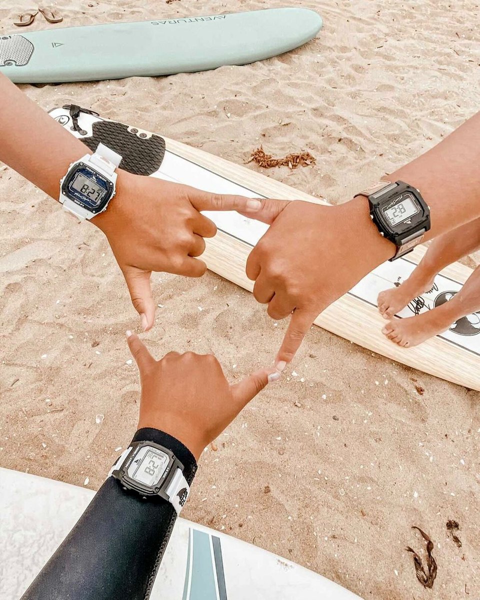 freestyle_watch's tweet photo. that's a rad #sharkwatch crew 🤙
🦈: White Dolphin, Sahara & Monochrome
📸: @amyrnguyen @vongsigh @michelleee.trann
_
#surftrip #beachlife #myfreestylewatch #surfboard #beachlife #surfingwatch #freestylewatches #grom #surfinglife #waves
https://t.co/fGSH7dz6S3 https://t.co/WWwsYMQQU3