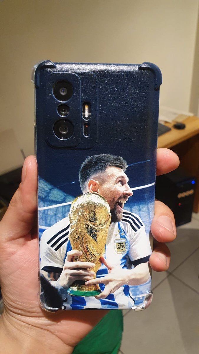 sphfundas's tweet photo. La funda perfecta no exis... 🇦🇷🏆

#Messi #CopaMundialFIFA #LionelMessi #afa #Argentina https://t.co/7vEdVcNIKL