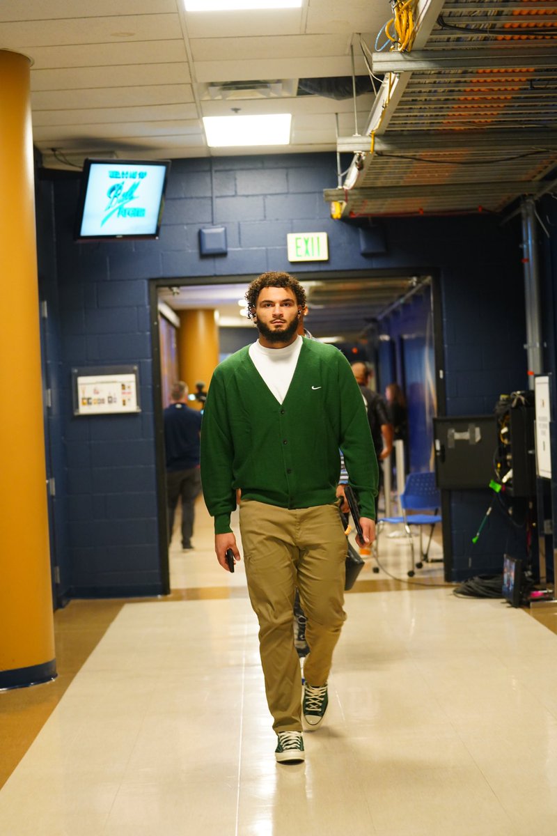 memgrizz's tweet photo. go rams. https://t.co/dprAevmafS