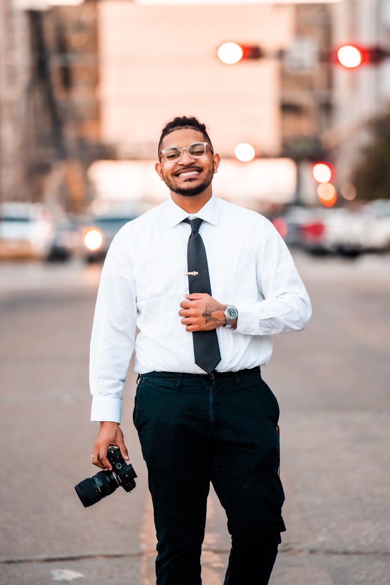 Afrotious's tweet photo. Portfolio pieces 👔 https://t.co/aelBzWefwB