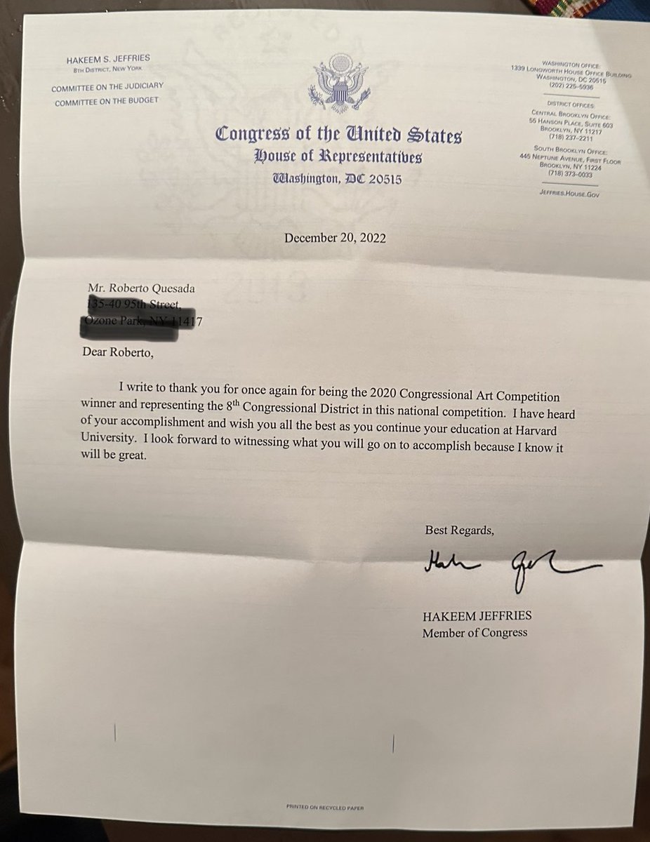 BigQuesada's tweet photo. Congressman Hakeen Jeffries,House Democratic Leader, congratulates ⁦@bthsalumni⁩ Roberto Quesada on being accepted to Harvard University.
Roberto, in 2021, under the guidance of NYS @SenSchumer⁩, studied in the US Congressional Page Program.
⁦@SenJoeAddabbo⁩ https://t.co/tpsF4h5jtd