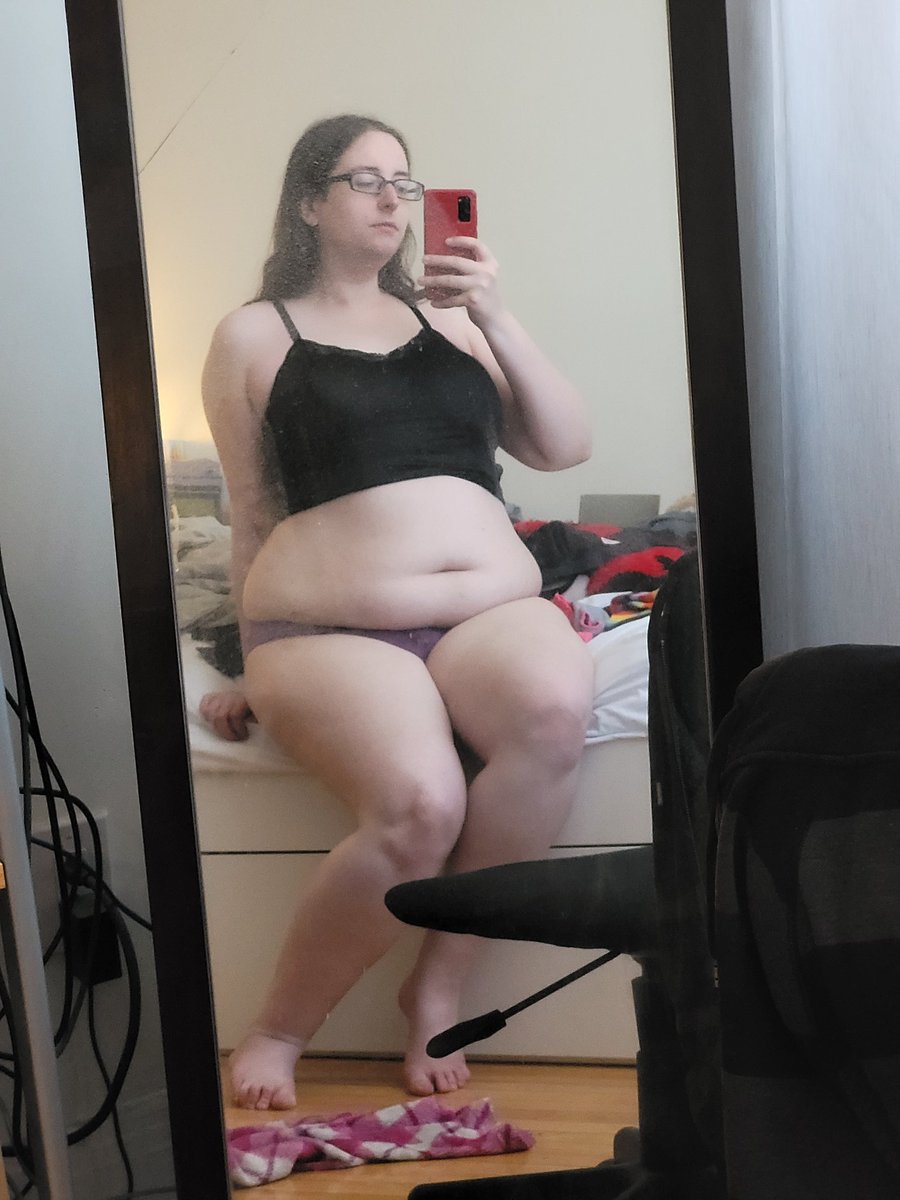 Who here wants to collar and leash a thick and curvy tgirl bbw and keep her as a pet that only lives to take cock? And also play Tony Hawk with her?