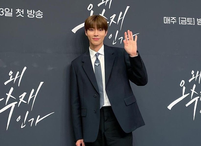 hwanginygi's tweet photo. even the lighter hair suits him well 

#HwangInYoup #황인엽 https://t.co/5X2dckSy2S