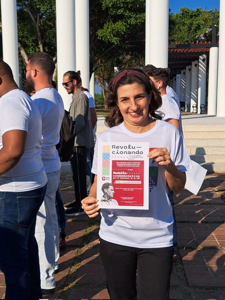 Día memorable para universitarios d todas las generaciones y eternos jóvenes rebeldes en el #CentenarioFEU Muchas gracias por la condición q me renueva en amor y compromiso a mi <a href="/feu_uci/">FEU_UCI</a> <a href="/FeuCuba/">FEU de Cuba</a> Felicidades estudiantes, en especial a la delegada d nuestra familia! #10CongresoFEU